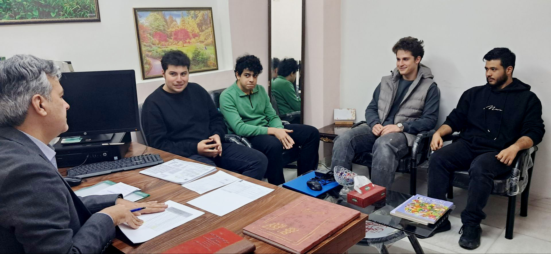 جلسه مدیر با دانش آموزان